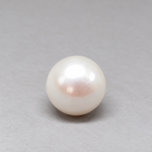 Freshwater Cultured Pearl – 5.79 Ct White with Pink Overtone Round Button